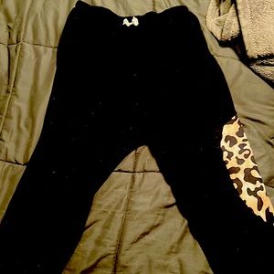 Black stretchy pants for 4$ the size is a large